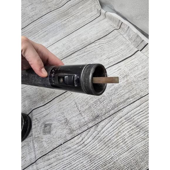 RARE Vintage 20-Inch KEL-LITE Police Baton Flashlight - FOR PARTS - Picture 12 of 14